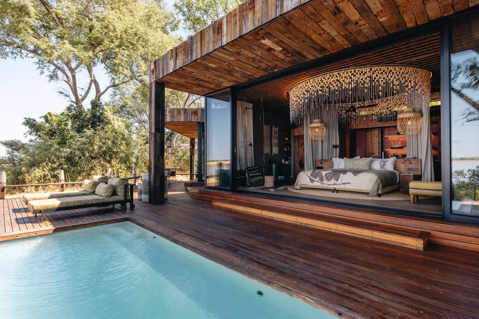 Mobile Camps Versus Lodges: Which Safari Fits?